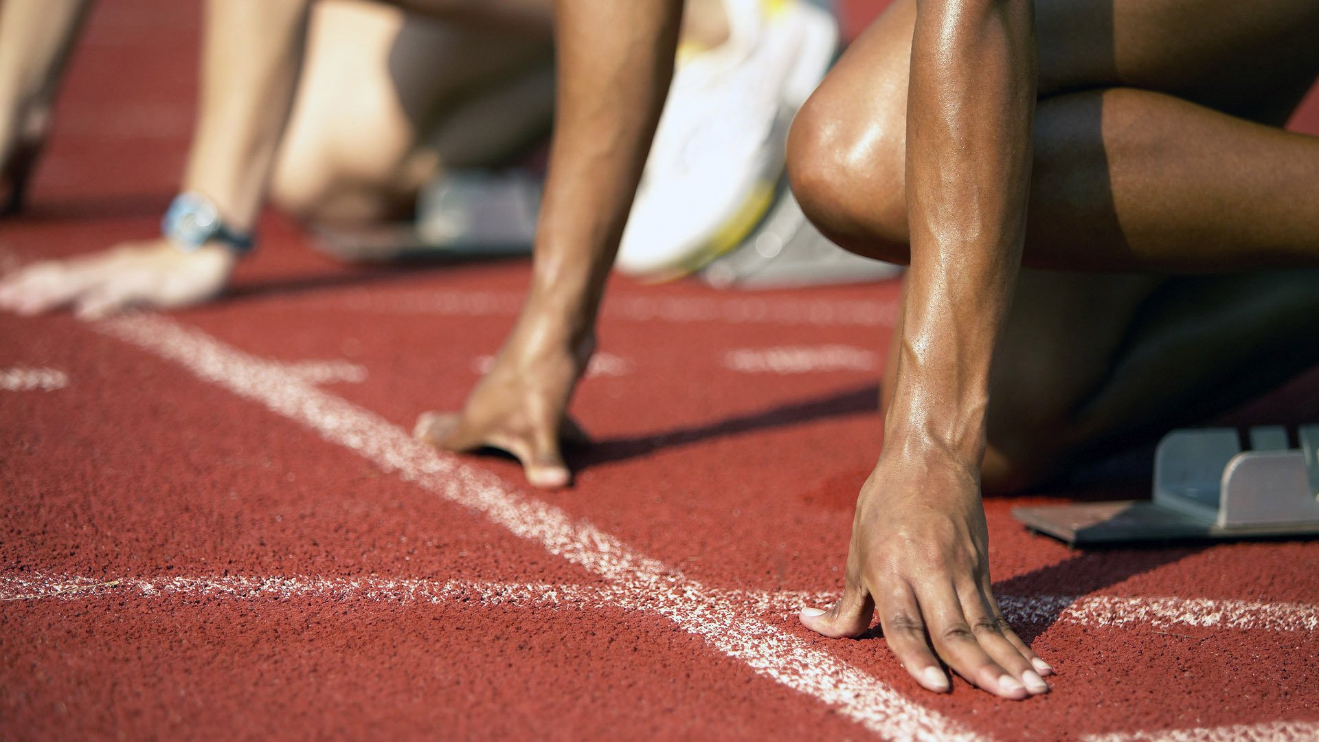 英超比赛中，精彩反击和神级扑救引发热议，英超十佳扑救